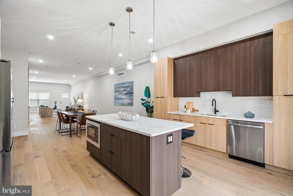 609 E Locust Avenue - Photo 16