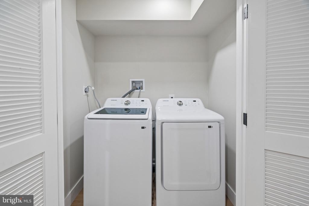 609 E Locust Avenue - Photo 53