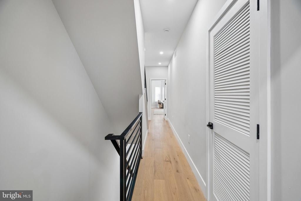 609 E Locust Avenue - Photo 33