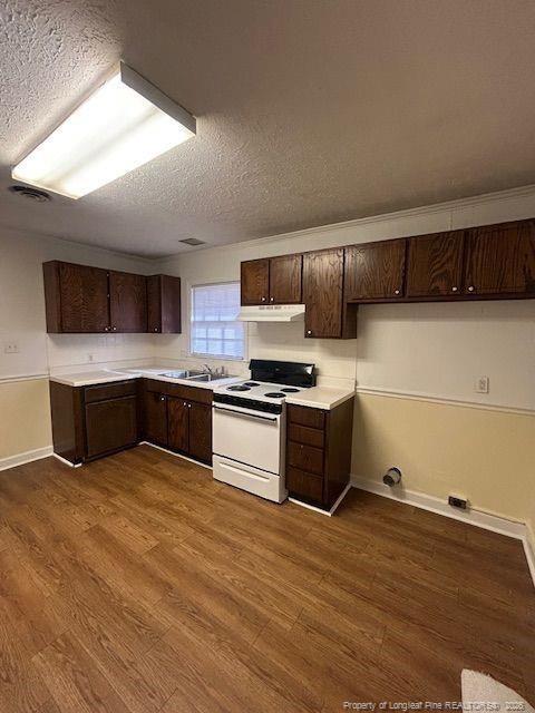 1005 N Elm Street - Photo 2