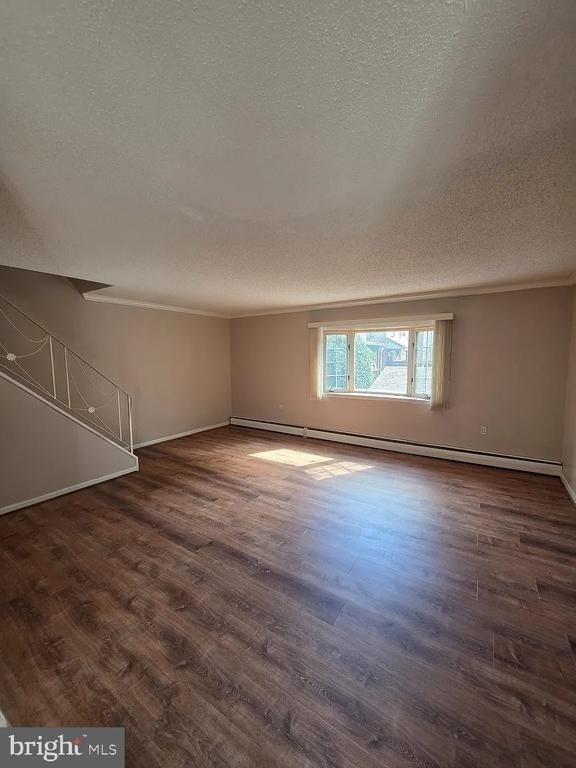 1010 Strahle Street - Photo 2