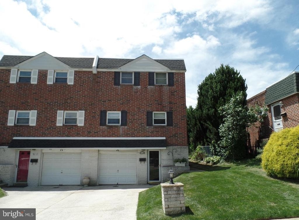 1010 Strahle Street - Photo 0