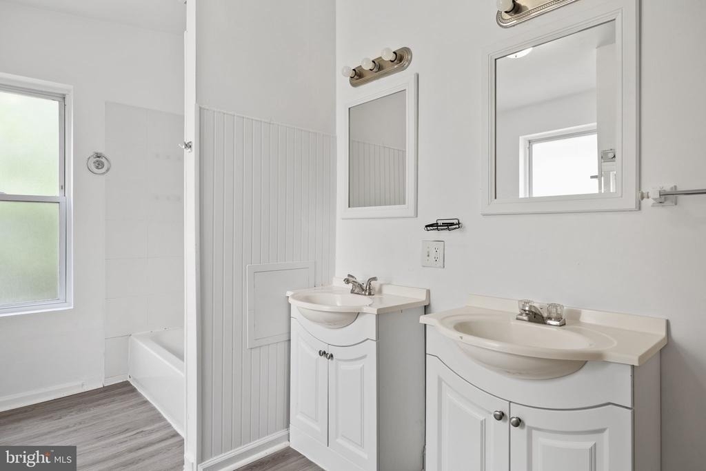 206 Baldwin Street - Photo 16