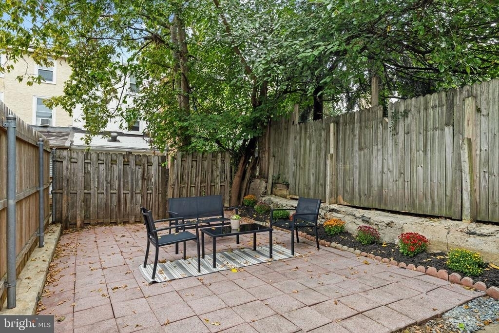 206 Baldwin Street - Photo 12