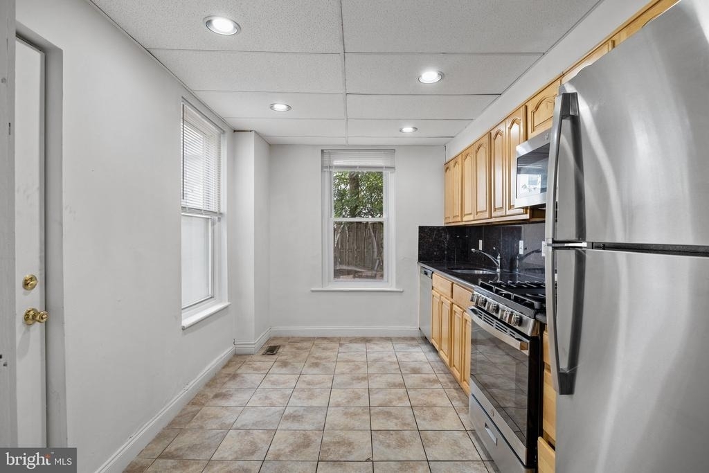 206 Baldwin Street - Photo 8