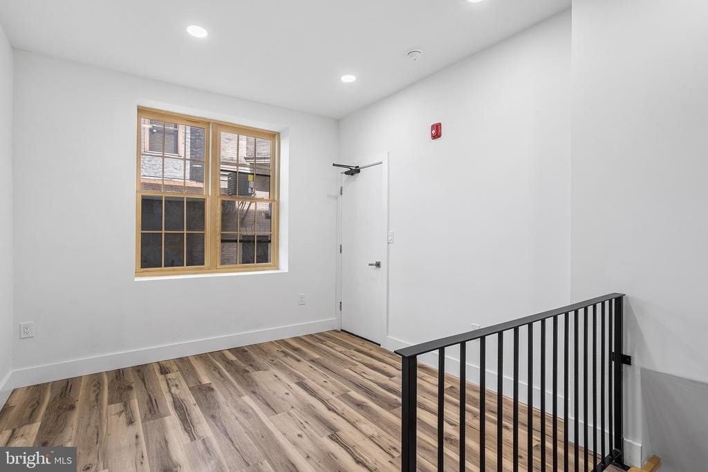 1222 Chancellor Street - Photo 3