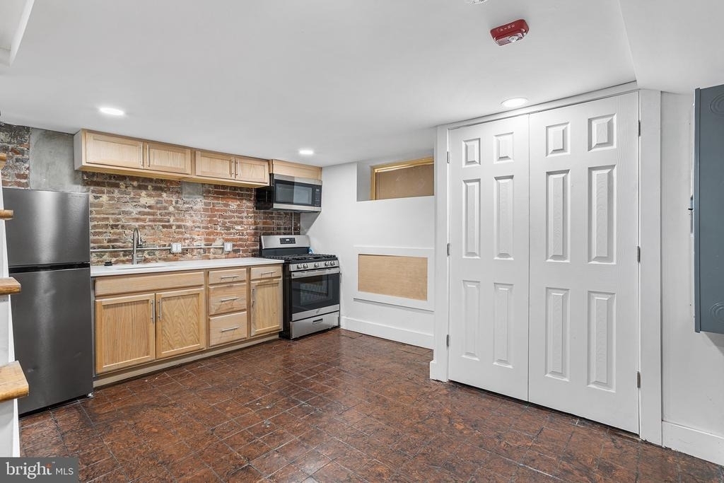 1222 Chancellor Street - Photo 6