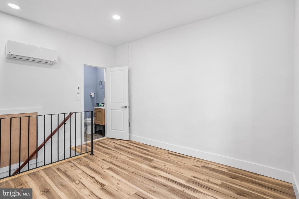 1222 Chancellor Street - Photo 2