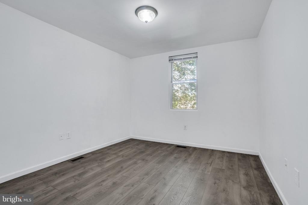 1537 W Stiles Street - Photo 19