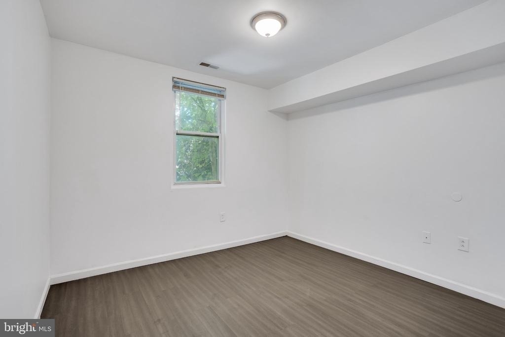 1537 W Stiles Street - Photo 17