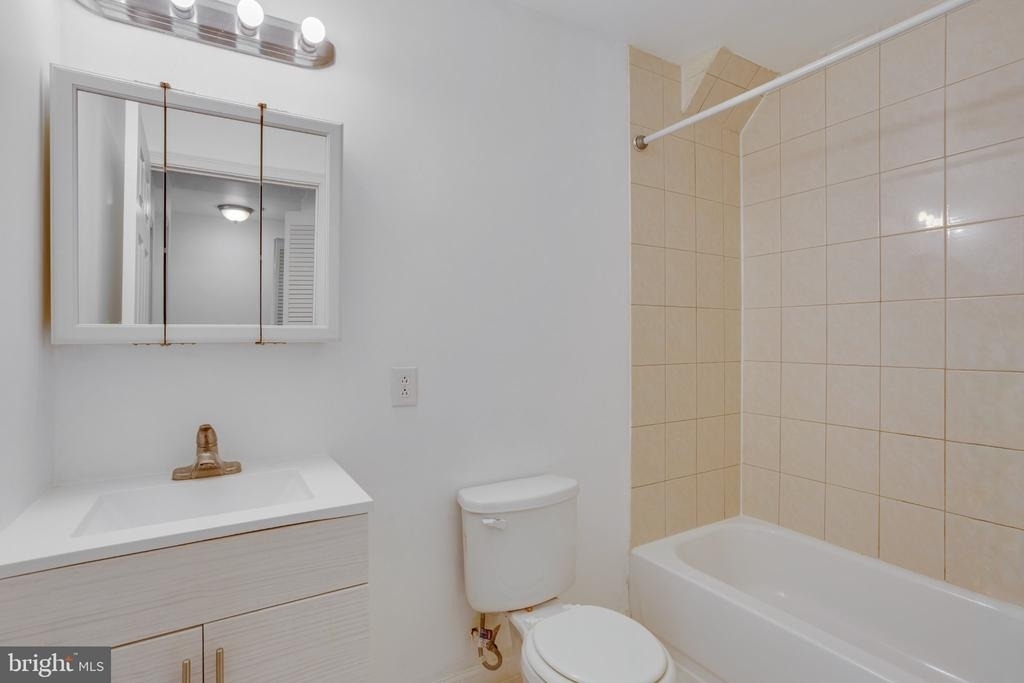 1537 W Stiles Street - Photo 9