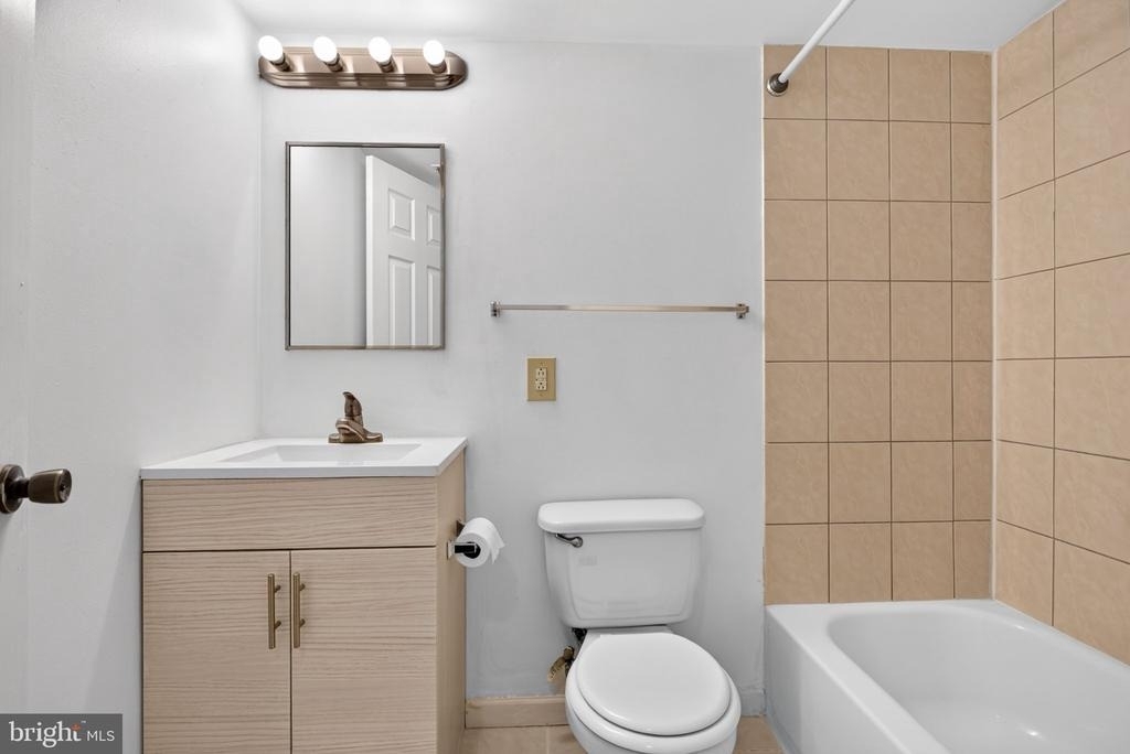 1537 W Stiles Street - Photo 4