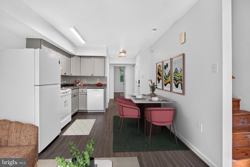 1537 W Stiles Street - Photo 2