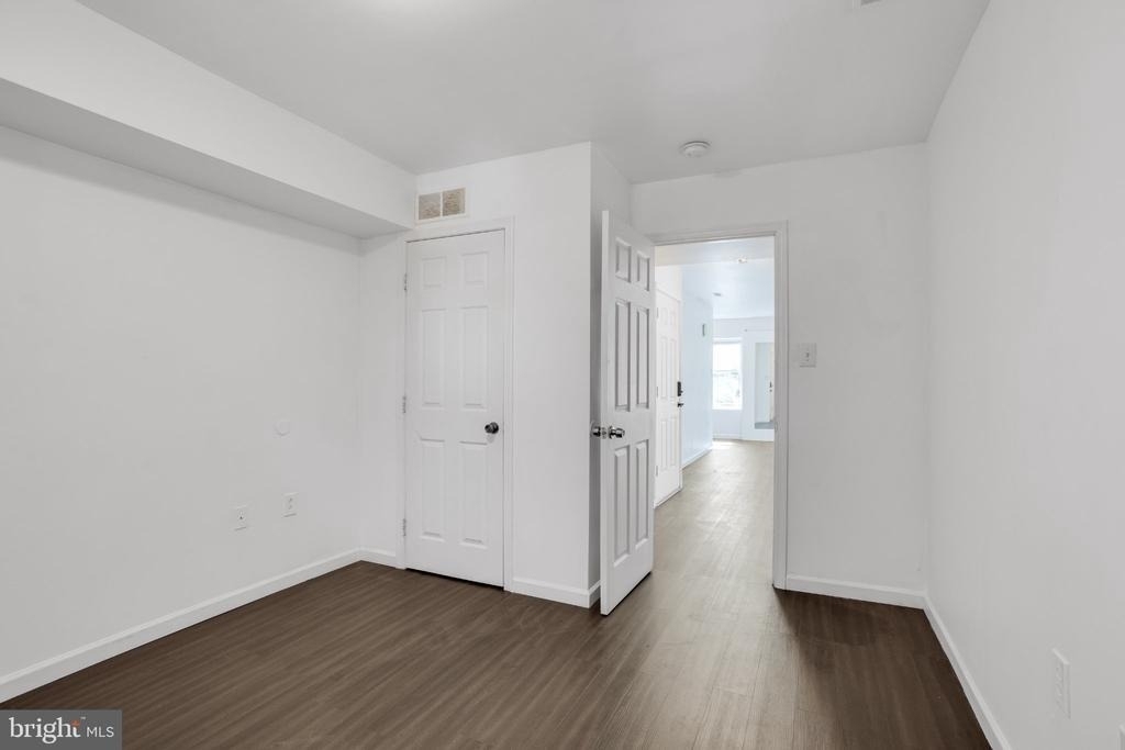 1537 W Stiles Street - Photo 18