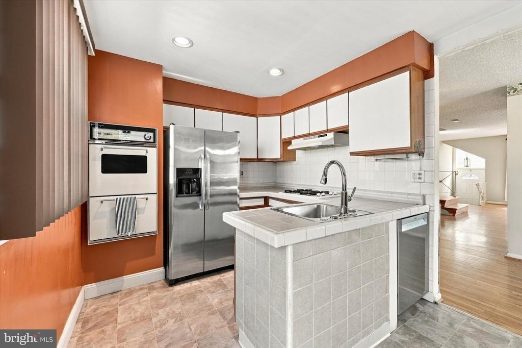 10816 Harrow Road - Photo 11
