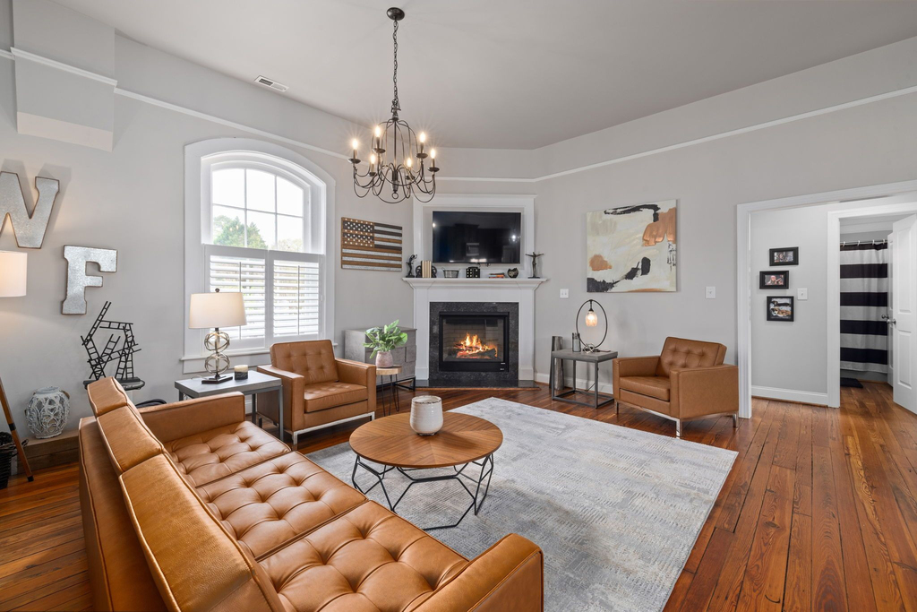 813 Brewer Avenue - Photo 2
