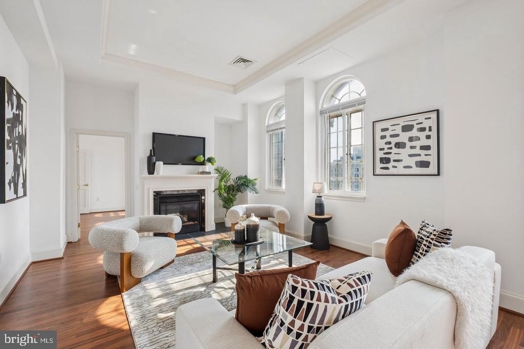 1512 Spruce Street - Photo 3