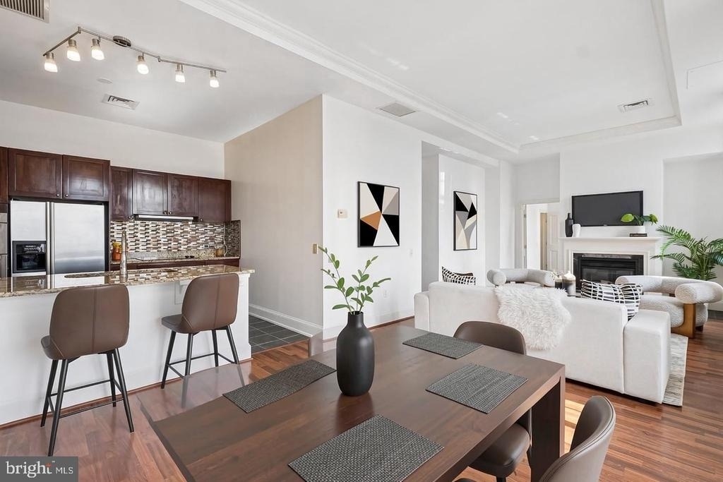 1512 Spruce Street - Photo 4