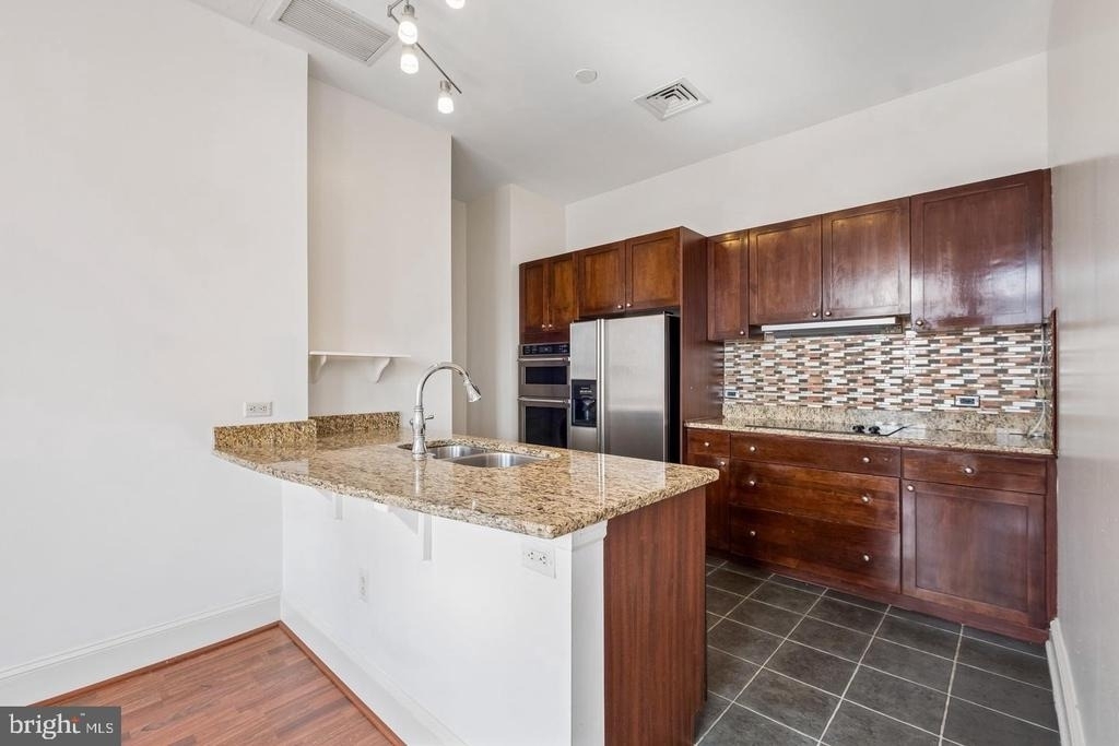 1512 Spruce Street - Photo 7