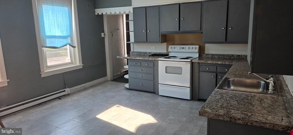 516 E Oak Street - Photo 1