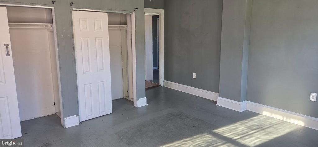 516 E Oak Street - Photo 4