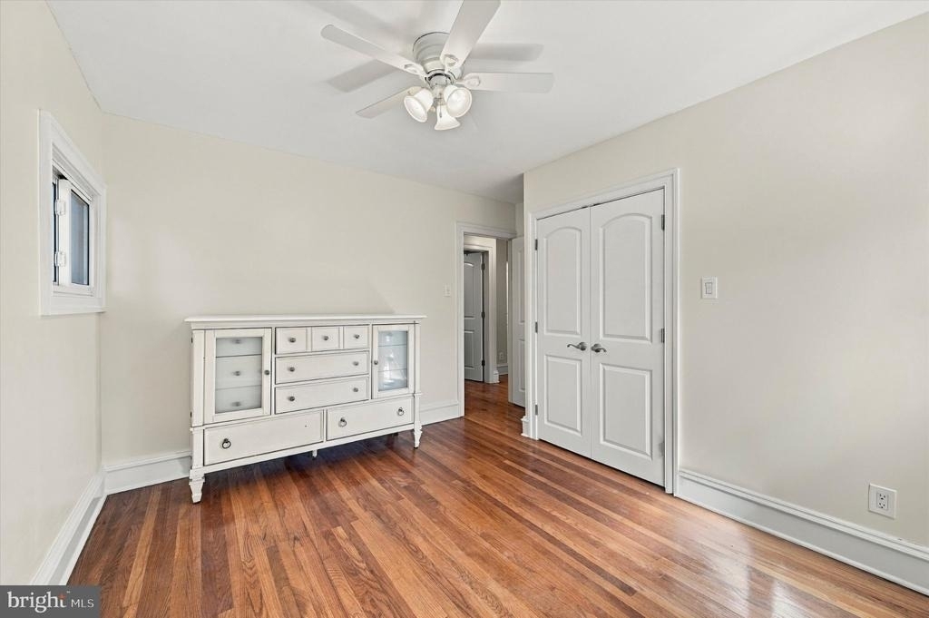 211 Kings Road - Photo 9