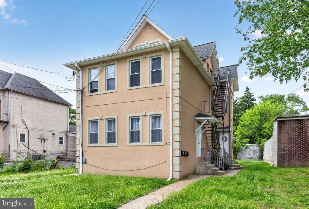 410 Folcroft Avenue - Photo 0