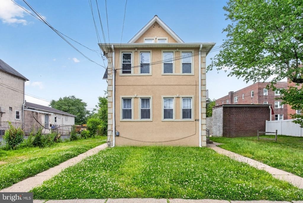 410 Folcroft Avenue - Photo 1