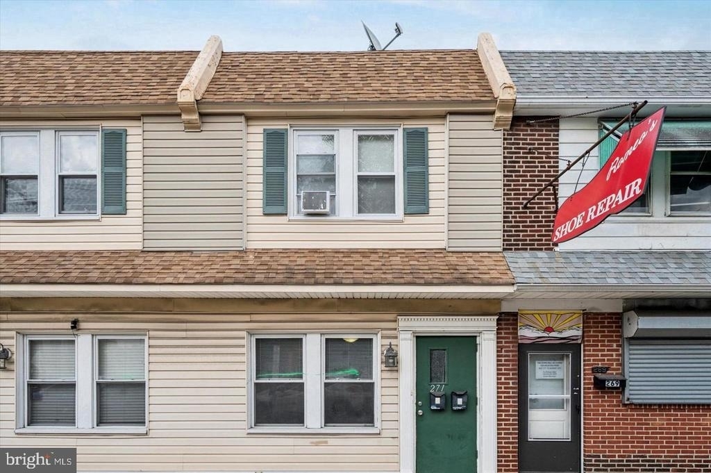 271 N Wycombe Avenue - Photo 1