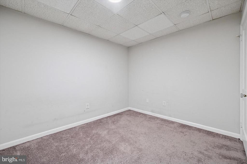 271 N Wycombe Avenue - Photo 14