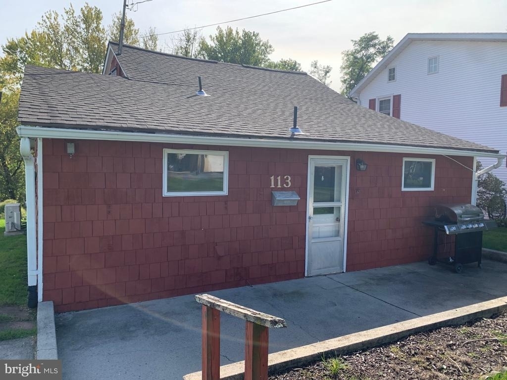 113 W Canal Street - Photo 1