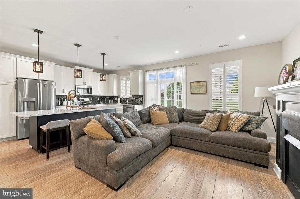 16728 River View Circle - Photo 4