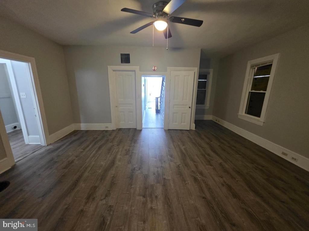 277 E Broadway - Photo 10
