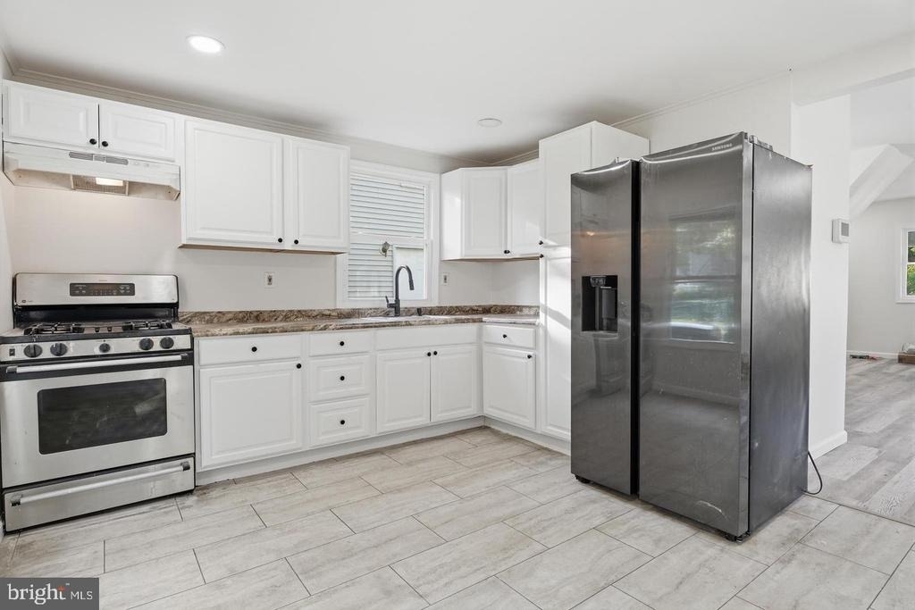 113 New Hillcrest Avenue - Photo 3