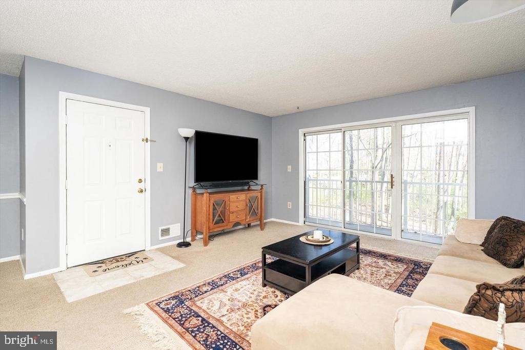 18 Versailles Court - Photo 4