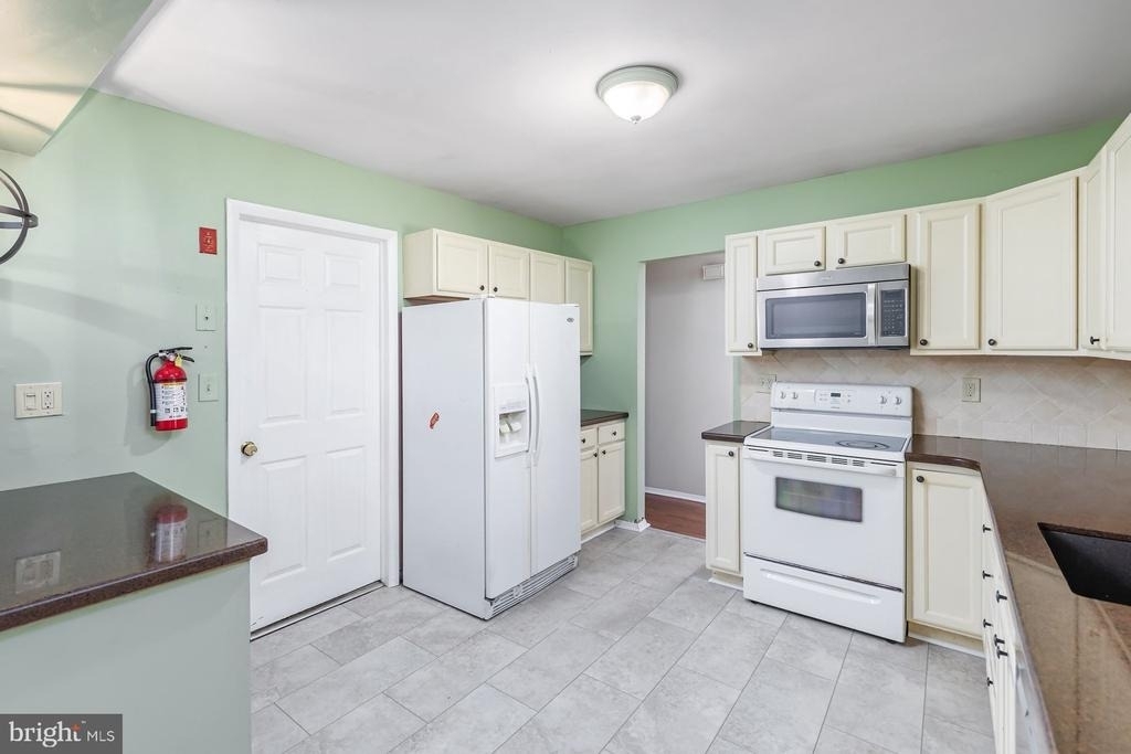 5 Madison Street - Photo 4