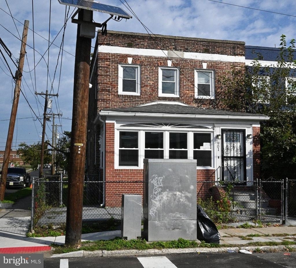 901 Fairview Street - Photo 4