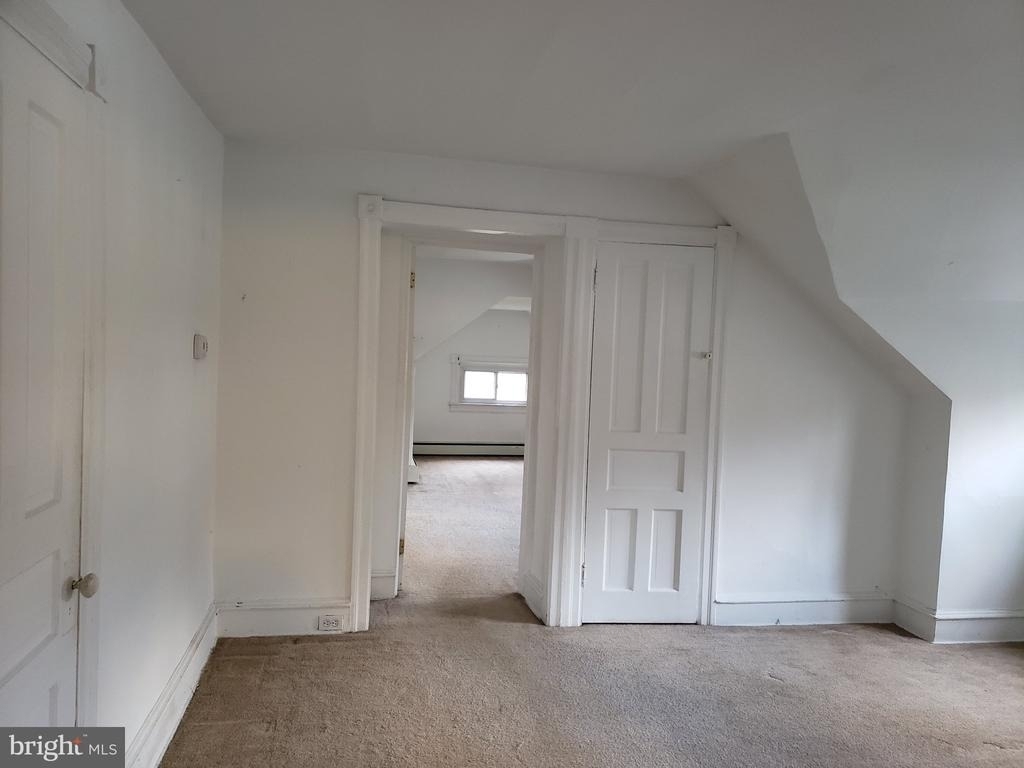 304 W Collings Avenue - Photo 5