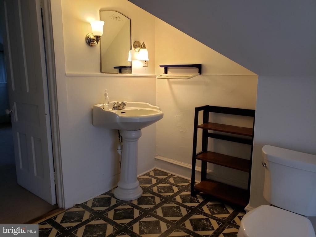 304 W Collings Avenue - Photo 9