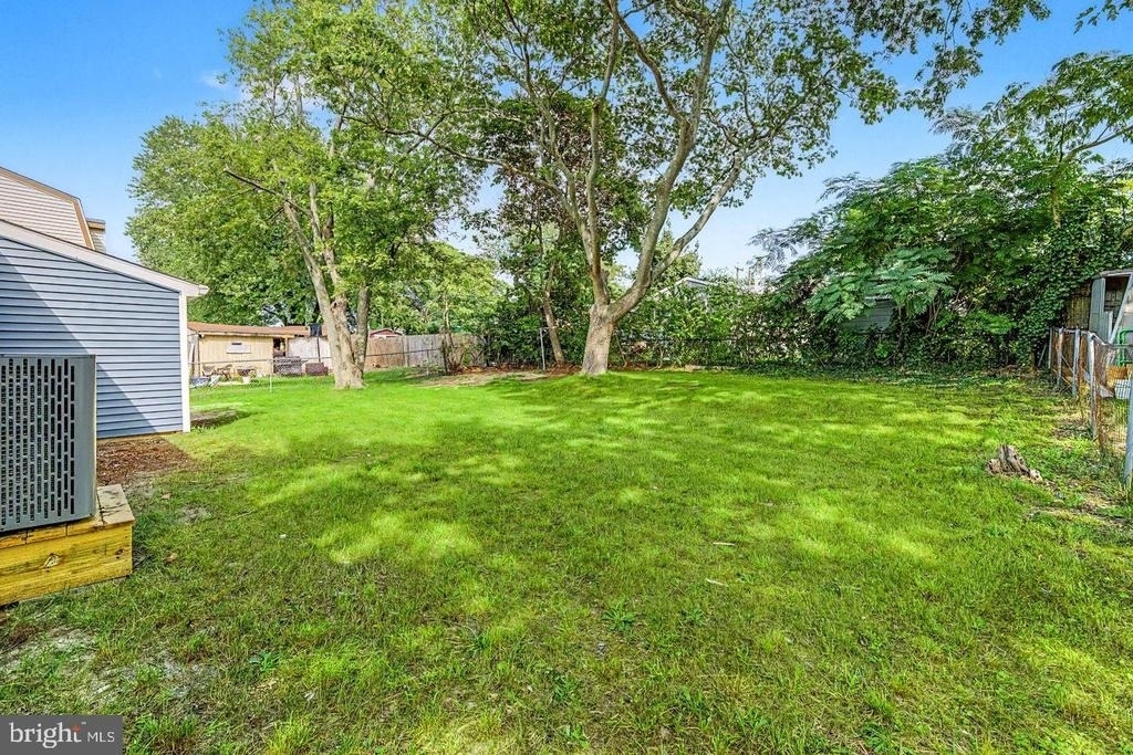 1030 Neumark Avenue - Photo 25