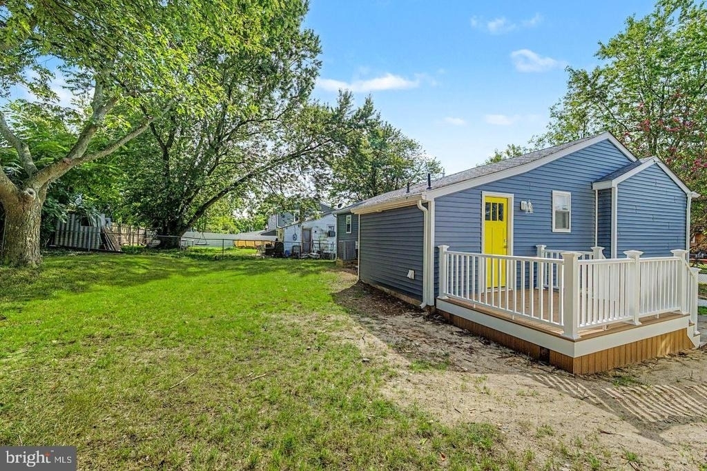 1030 Neumark Avenue - Photo 23