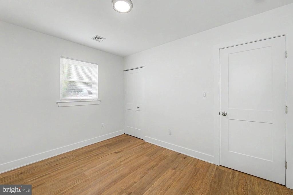 1030 Neumark Avenue - Photo 14