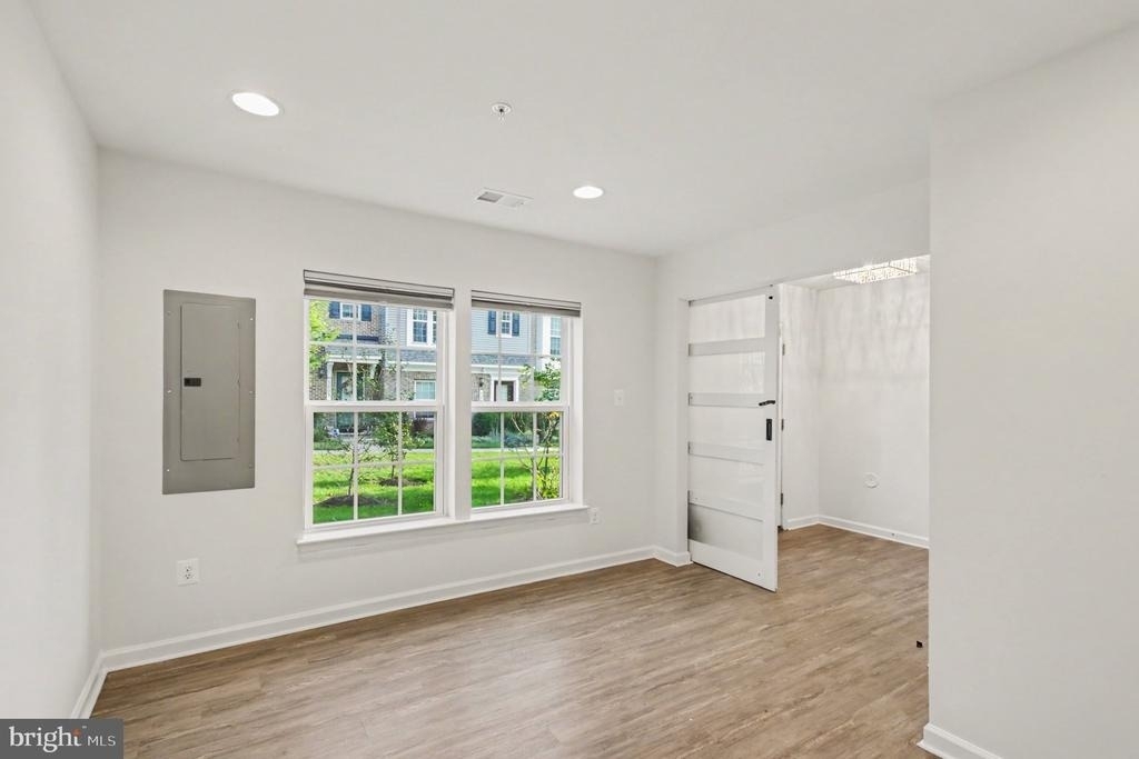 2914 Pinebrook - Photo 2