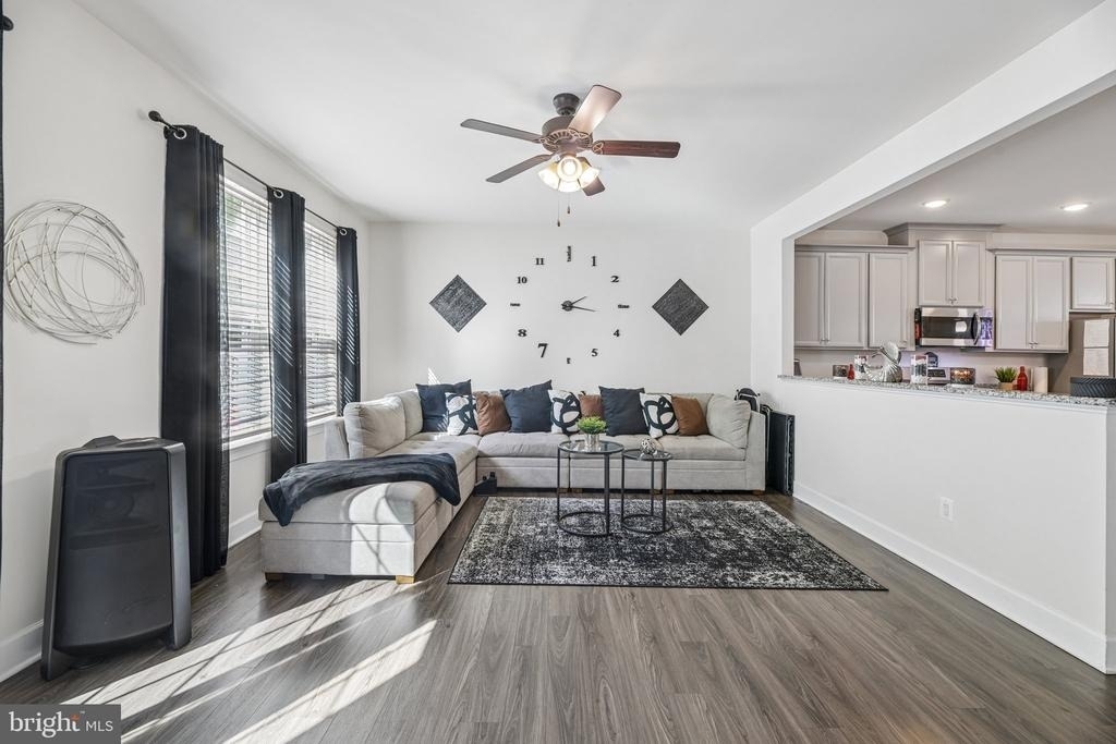 9123 Fox Stream Way - Photo 7