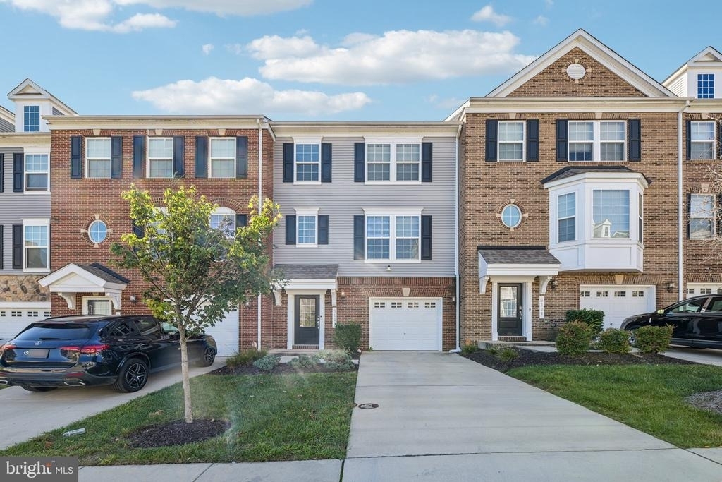 9123 Fox Stream Way - Photo 0