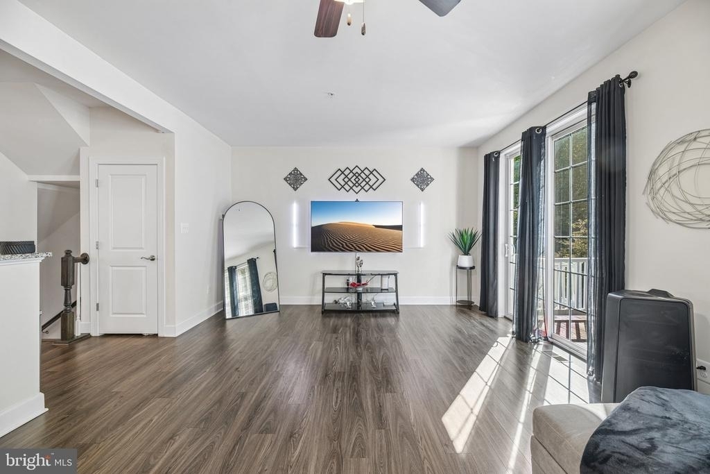 9123 Fox Stream Way - Photo 9