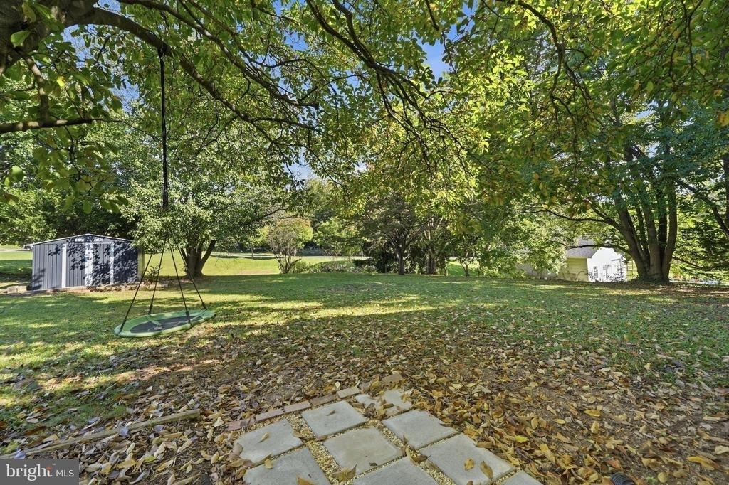 26015 Woodfield Road - Photo 41