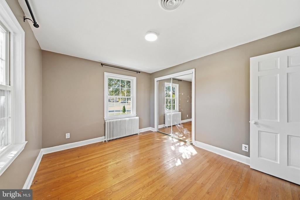 26015 Woodfield Road - Photo 16