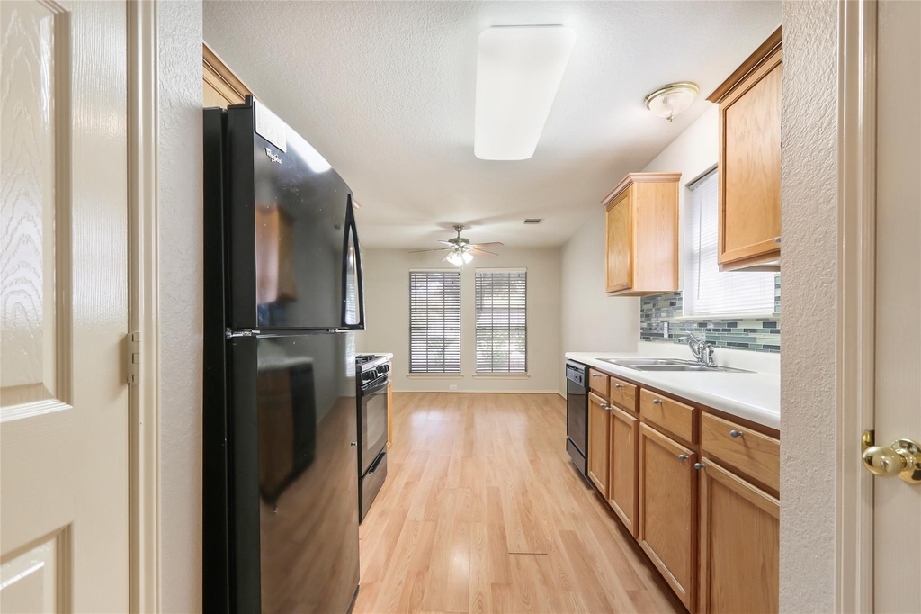 15204 Drusillas Dr - Photo 2