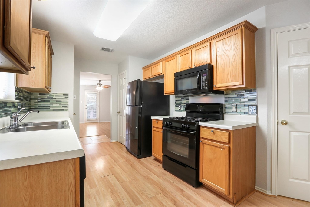 15204 Drusillas Dr - Photo 4